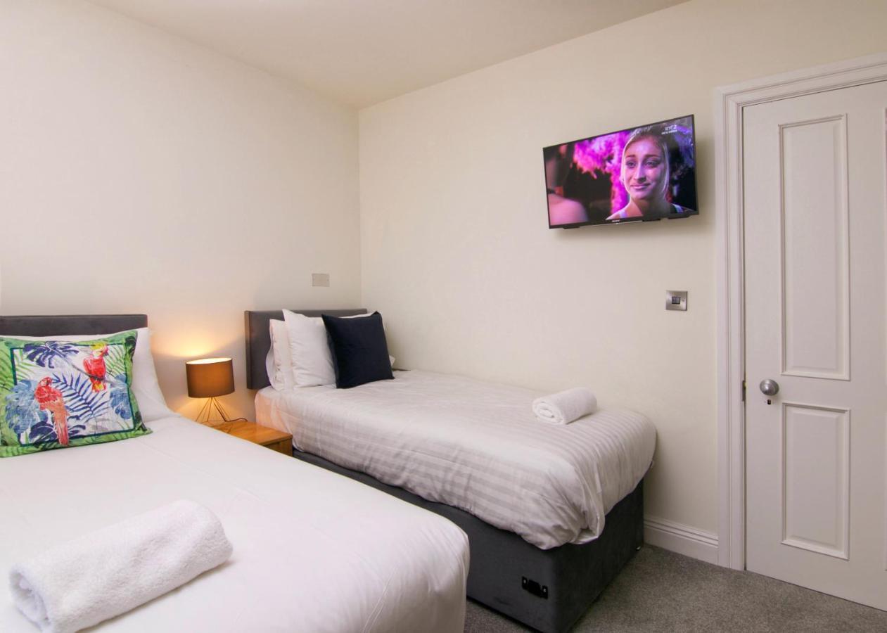 Escape Ordinary At Castle Hume Апартаменты