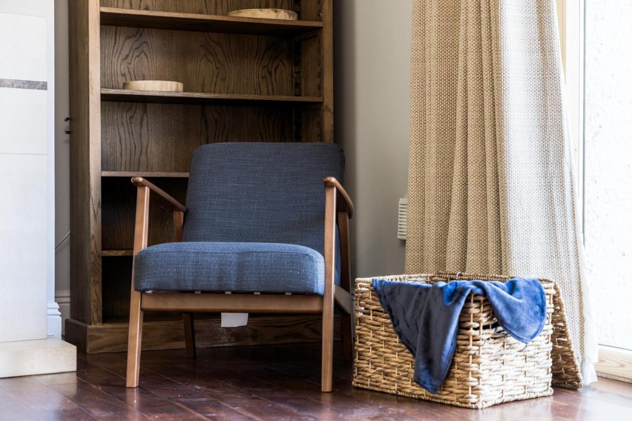 Escape Ordinary At Castle Hume Appartement