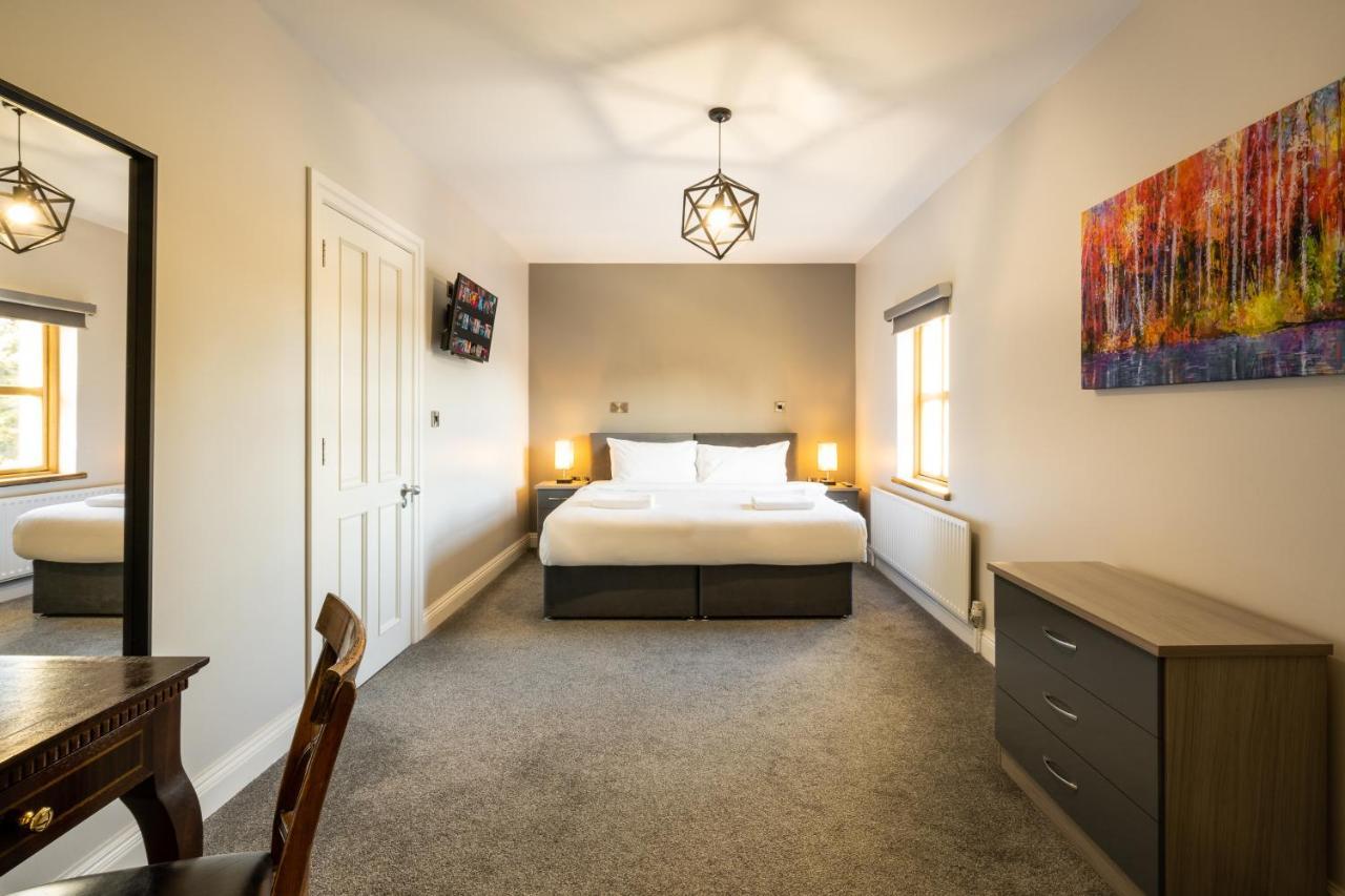 Апартаменты Escape Ordinary At Castle Hume